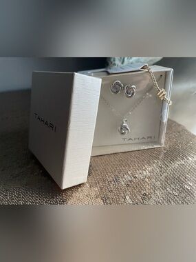 NWT Tahari sparkly jewelry set w/ BaubleBar bracelet